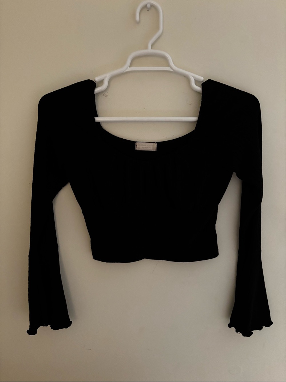 Altar'd State Black Long-Sleeve Cropped Scoop Top